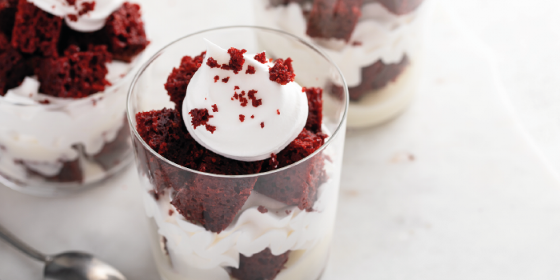 Red velvet σε ποτηράκια 