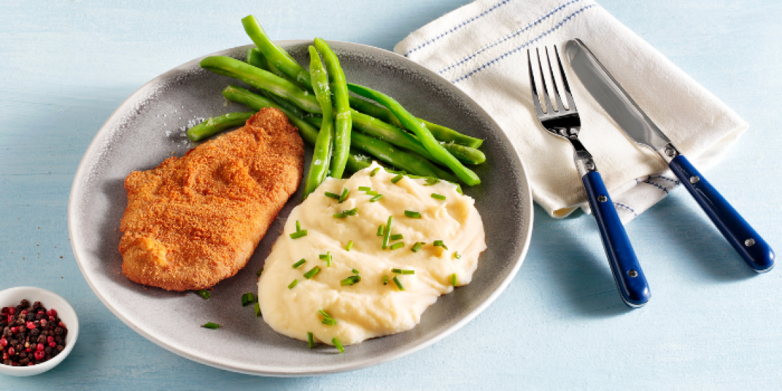 Πουρές πατάτας με σνίτσελ κοτόπουλο