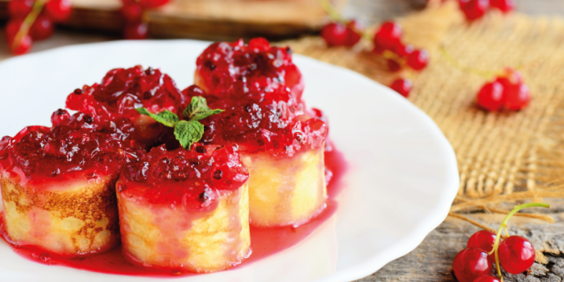  Κρέπες με κρέμα cheese cake και σιρόπι φράουλας